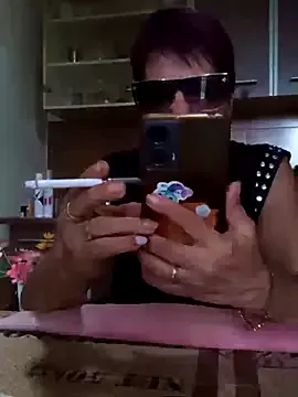 DeviNessa – webcam model profile photo Image 13