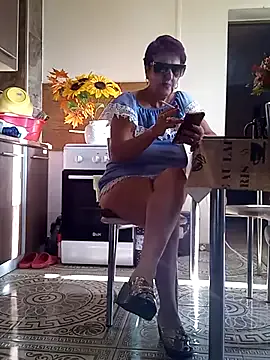 DeviNessa – webcam model profile photo Image 17