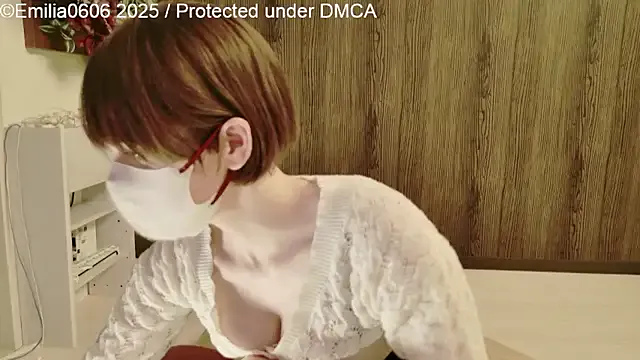 roouse – webcam model profile photo Image 10