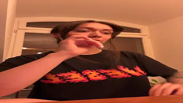 Simone_Miller – webcam model profile photo Image 17