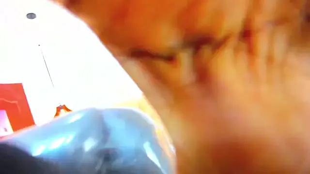 AllaRoberts – webcam model profile photo Image 18