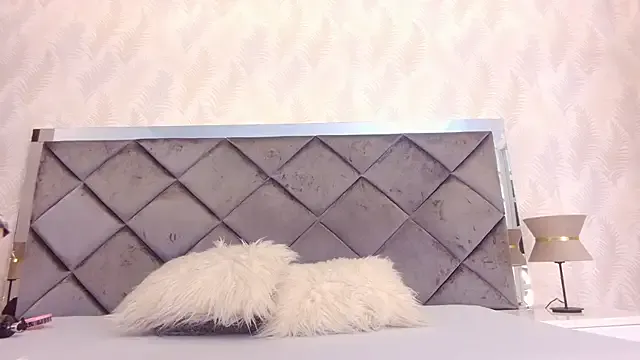 CelestMontenegro – webcam model profile photo Image 2