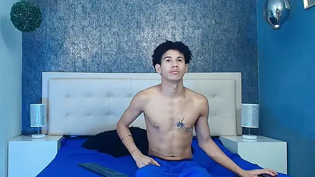 oxo_yuna_oxo – webcam model profile photo Image 13