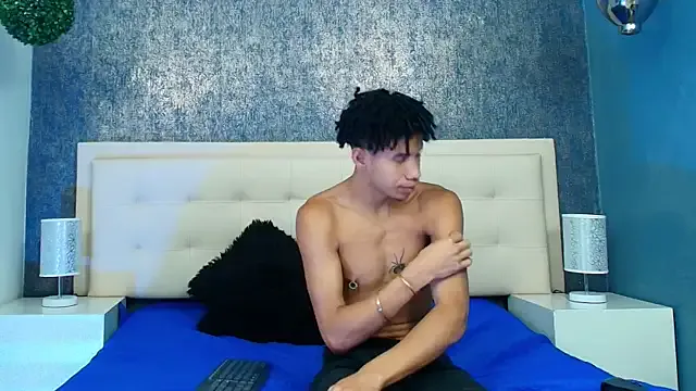 oxo_yuna_oxo – webcam model profile photo Image 18