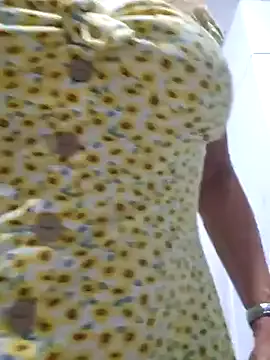 zui_lu – webcam model profile photo Image 11