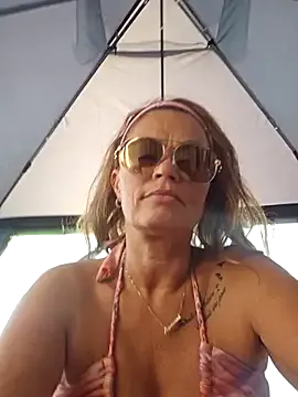 zui_lu – webcam model profile photo Image 15