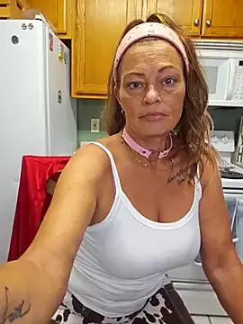 zui_lu – webcam model profile photo Image 18