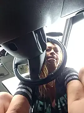 zui_lu – webcam model profile photo Image 9