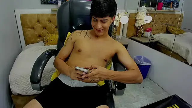 oxo_yuna_oxo – webcam model profile photo Image 14