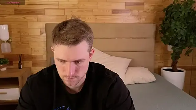 oxo_yuna_oxo – webcam model profile photo Image 6