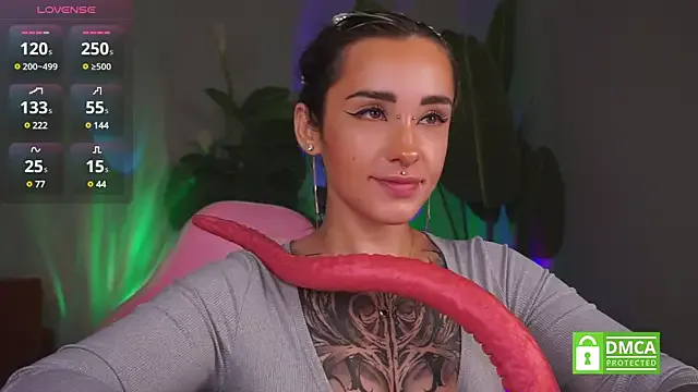 oxo_yuna_oxo – webcam model profile photo Image 4