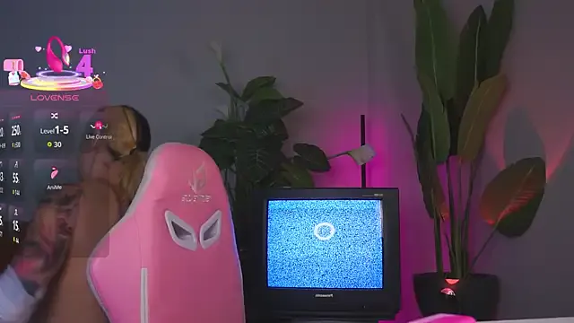 oxo_yuna_oxo – webcam model profile photo Image 9