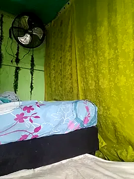 roouse – webcam model profile photo Image 11