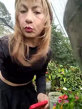 roouse – webcam model profile photo Image 9