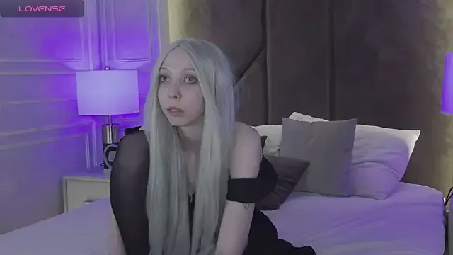 hina_porn – webcam model profile photo Image 7