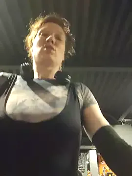 oxo_yuna_oxo – webcam model profile photo Image 18