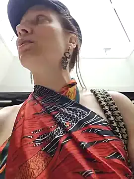 oxo_yuna_oxo – webcam model profile photo Image 6