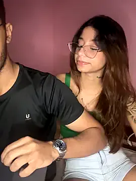 roouse – webcam model profile photo Image 2