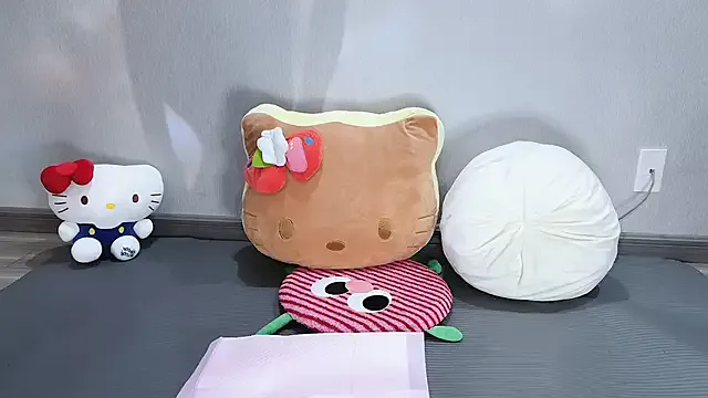 oxo_yuna_oxo – webcam model profile photo Image 18