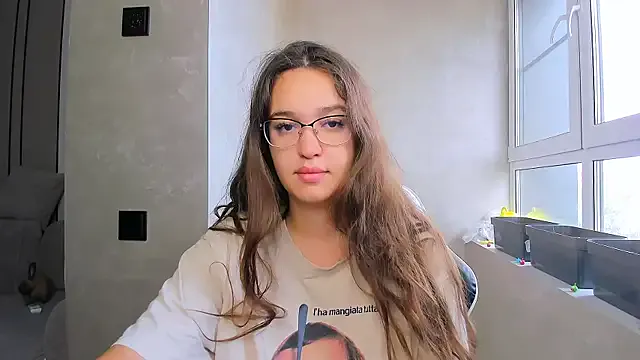 Awesomelusty – webcam model profile photo Image 12