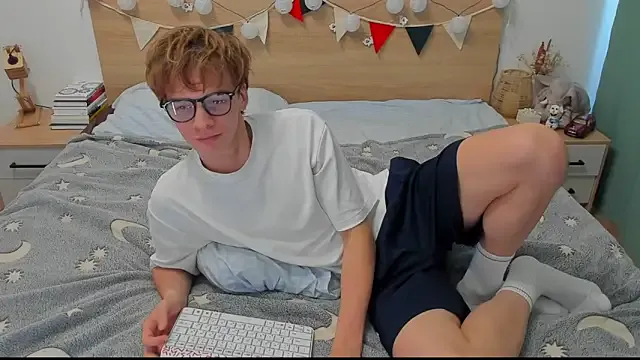 Alex1069 – webcam model profile photo Image 8