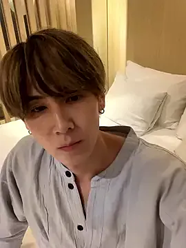 roouse – webcam model profile photo Image 11