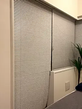 roouse – webcam model profile photo Image 17