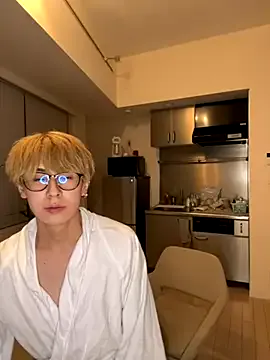 roouse – webcam model profile photo Image 2