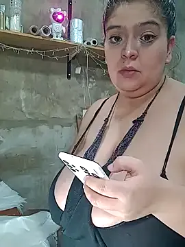 oxo_yuna_oxo – webcam model profile photo Image 2