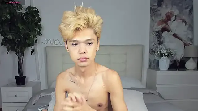 hina_porn – webcam model profile photo Image 13