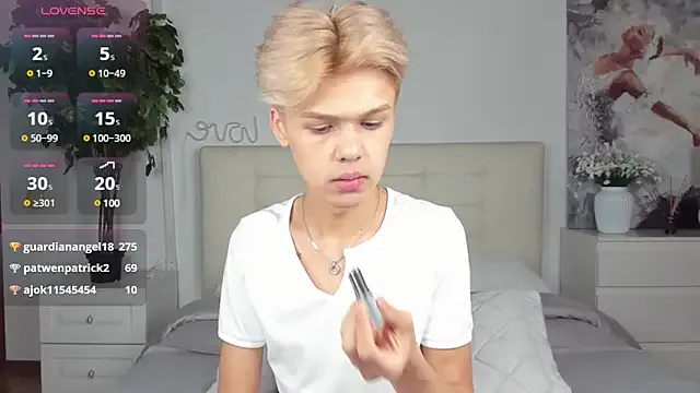 hina_porn – webcam model profile photo Image 3