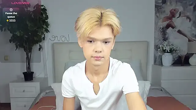 hina_porn – webcam model profile photo Image 8