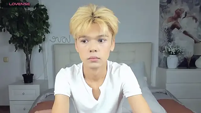 hina_porn – webcam model profile photo Image 9