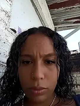 Awesomelusty – webcam model profile photo Image 14