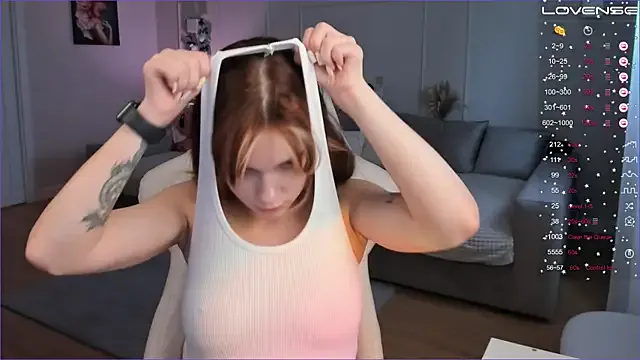 AnnaAurikas – webcam model profile photo Image 2