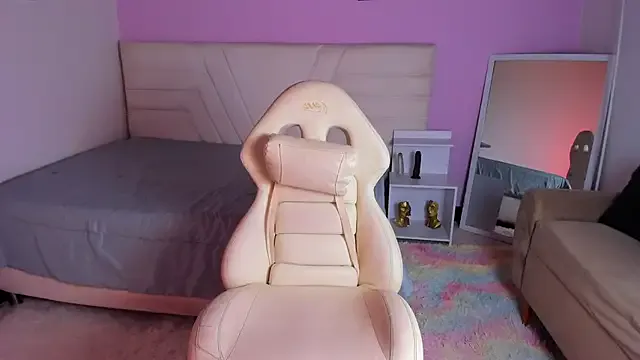 Arianna – webcam model profile photo Image 16