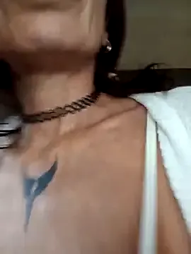 EmilyKorz – webcam model profile photo Image 2