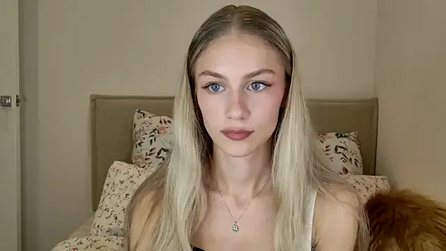 Awesomelusty – webcam model profile photo Image 17