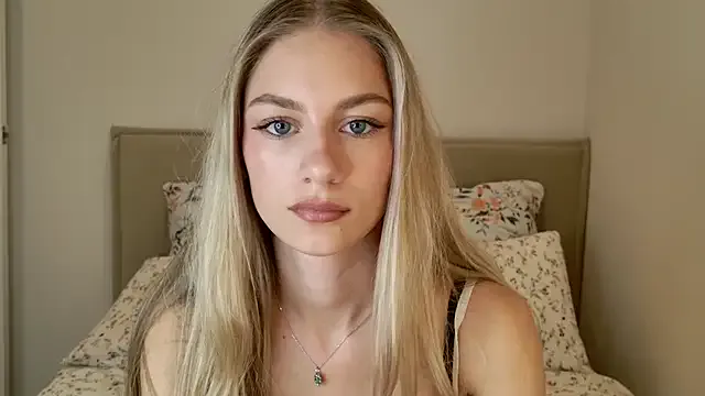 Awesomelusty – webcam model profile photo Image 18