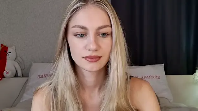 Awesomelusty – webcam model profile photo Image 4