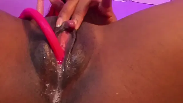 Lanna – webcam model profile photo Image 18