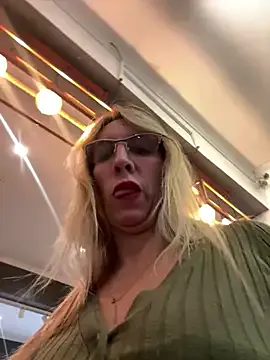 RoxiBlack – webcam model profile photo Image 14