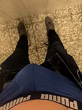 dirtypub – webcam model profile photo Image 2