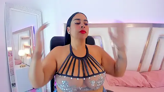 SamanthaHarvey – webcam model profile photo Image 6