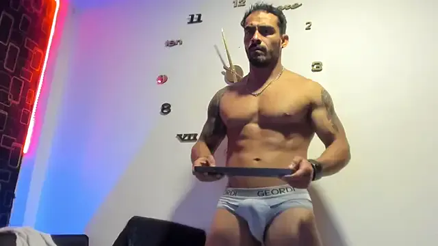 hina_porn – webcam model profile photo Image 2