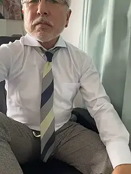 roouse – webcam model profile photo Image 18