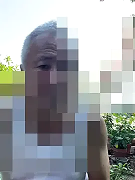 roouse – webcam model profile photo Image 2