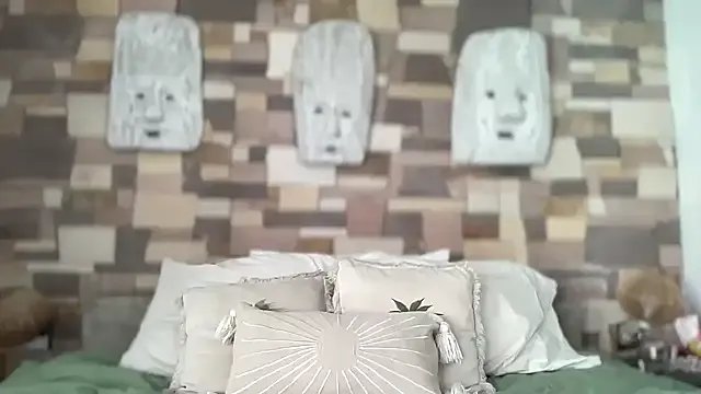 oxo_yuna_oxo – webcam model profile photo Image 6