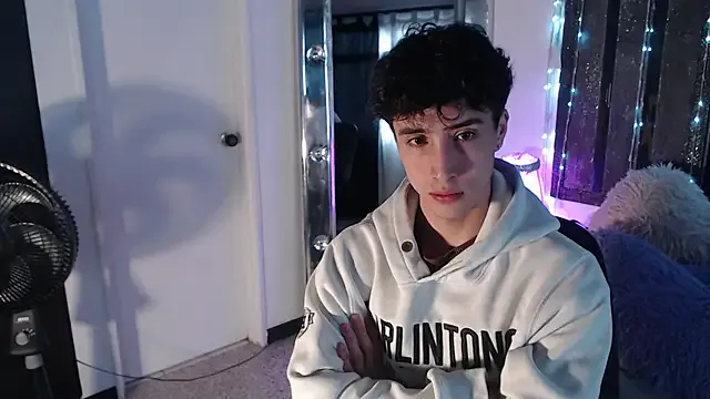 paroncho – webcam model profile photo Image 10