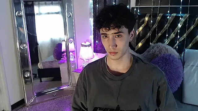 paroncho – webcam model profile photo Image 8